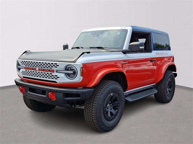 2025 Ford Bronco First Edition photo 2
