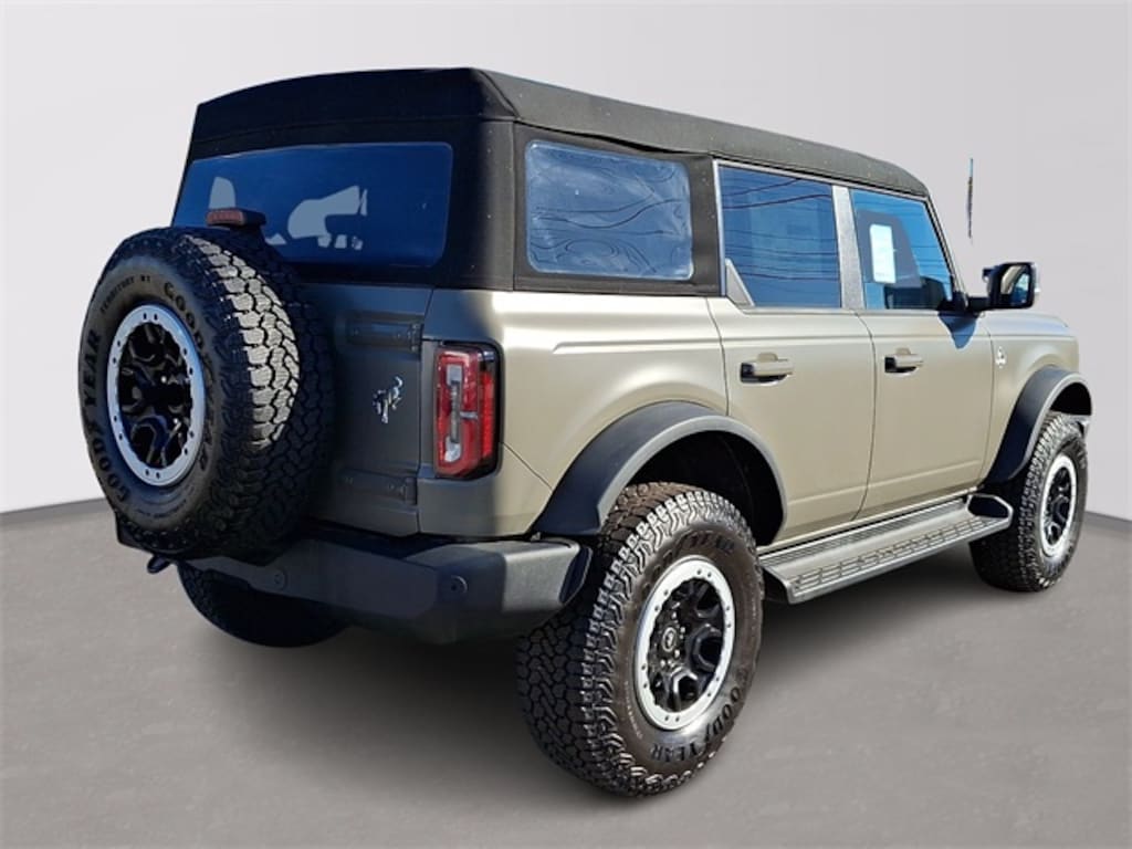New 2025 Ford Bronco Outer Banks SUV