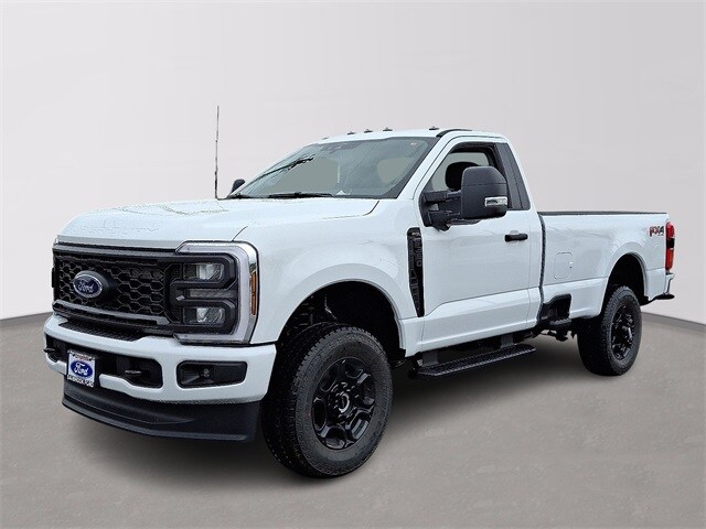 2025 Ford F-350 photo 2