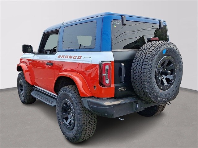 2025 Ford Bronco First Edition photo 3