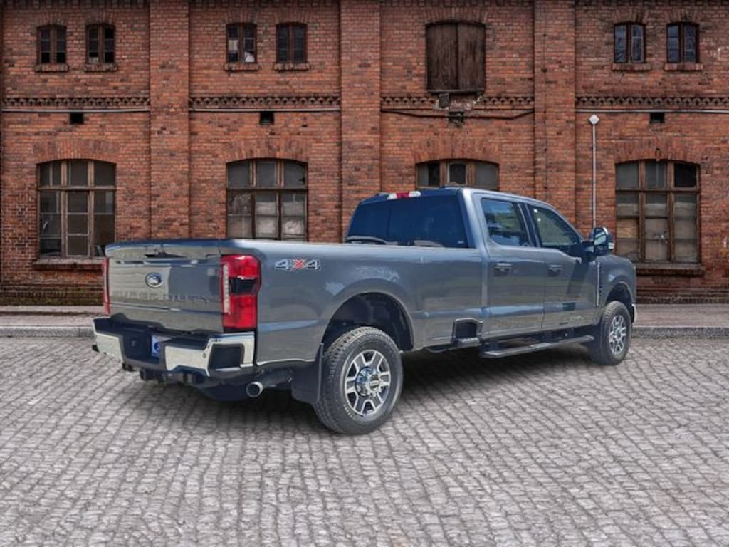 New 2026 Ford F-350 Lariat Truck Crew Cab