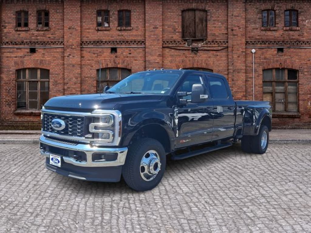 New 2026 Ford F-350 XLT Truck Crew Cab