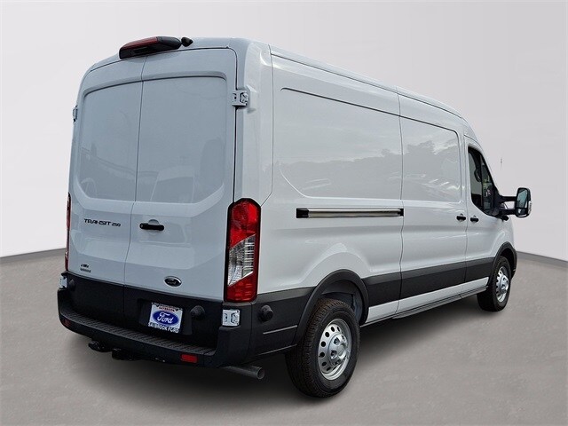 2025 Ford Transit photo 2