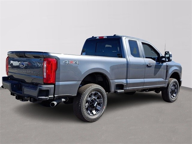 2026 Ford F-350 XL photo 4