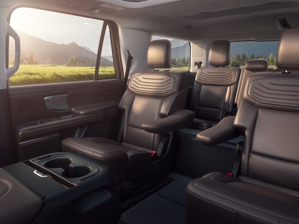 2026-Ford-Expedition-Platinum-SUV-I03-960x720.jpg