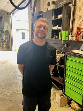 Staff member DJ from ID_c0fcbd