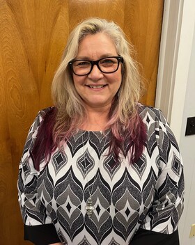 Staff member Kim from ID_580f8c