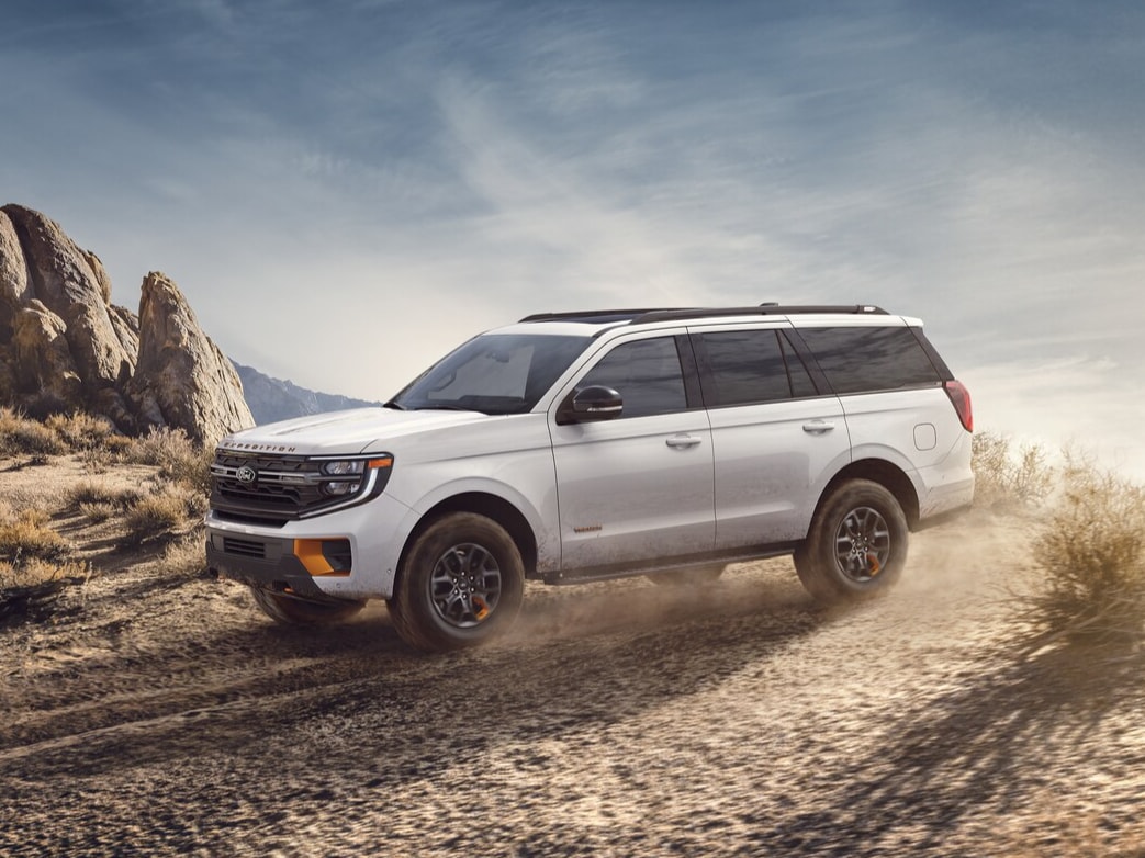2026-Ford-Expedition-Tremor-SUV-L01-1043x782.jpeg