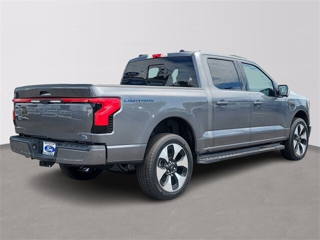 2023 Ford F-150 Lightning Platinum photo 4