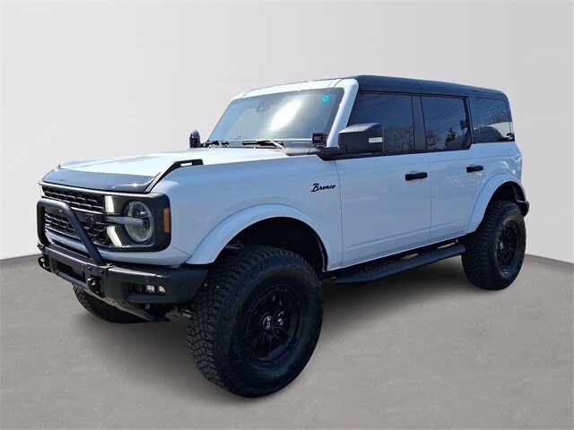 2024 Ford Bronco Badlands photo 2
