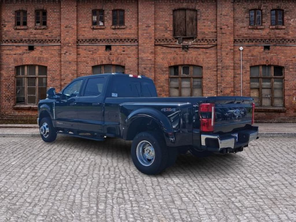 New 2026 Ford F-350 XLT Truck Crew Cab