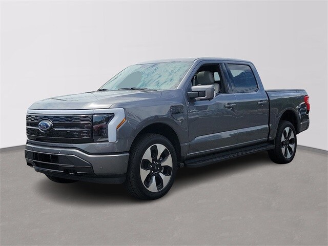 2023 Ford F-150 Lightning Platinum photo 2