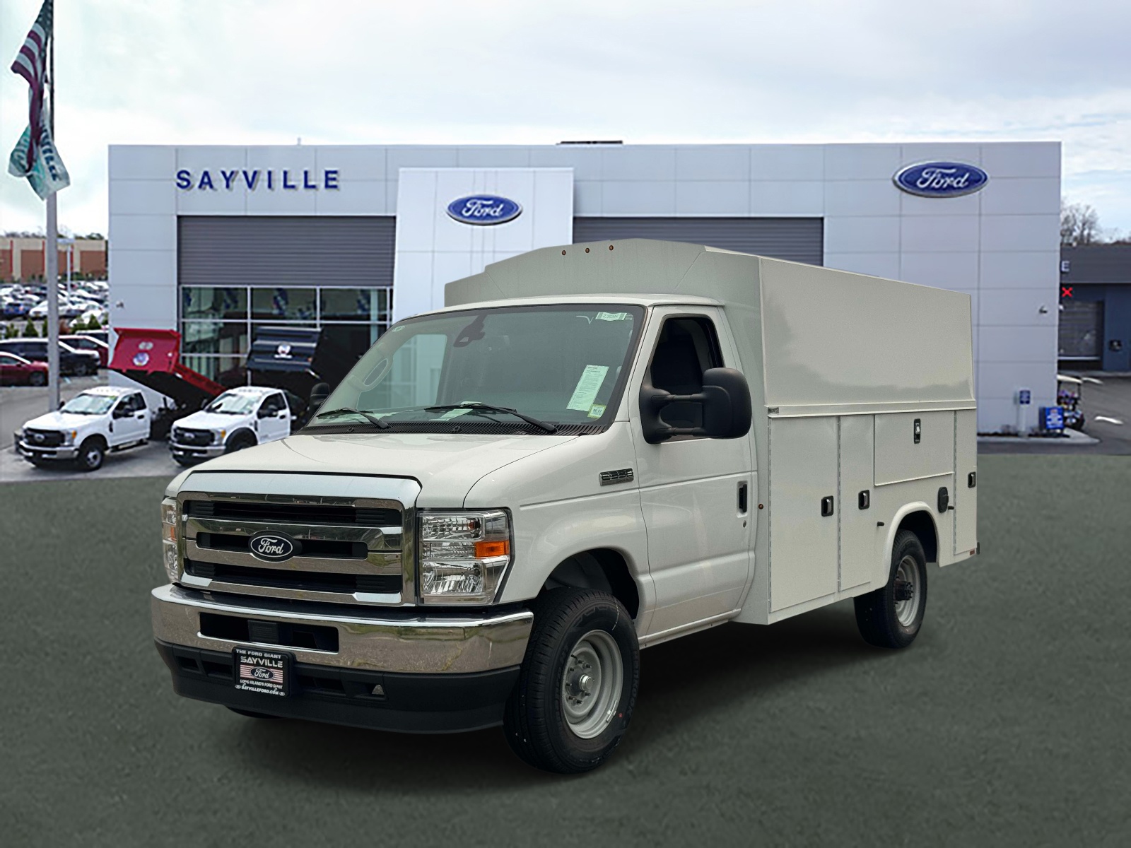 2027 Ford E-350 Cutaway Base Truck