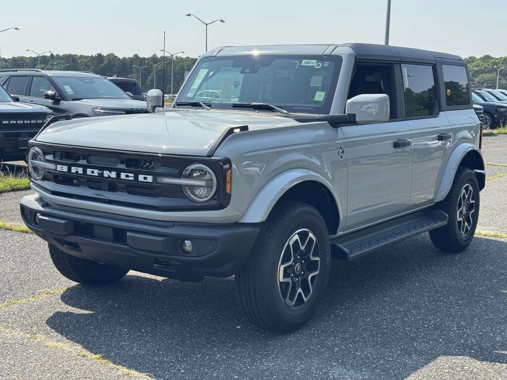 New 2026 Ford Bronco Outer Banks SUV
