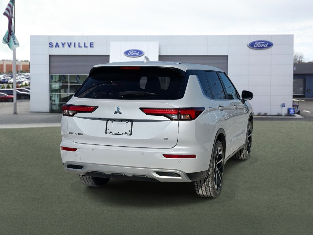 Used 2024 Mitsubishi Outlander SE SUV