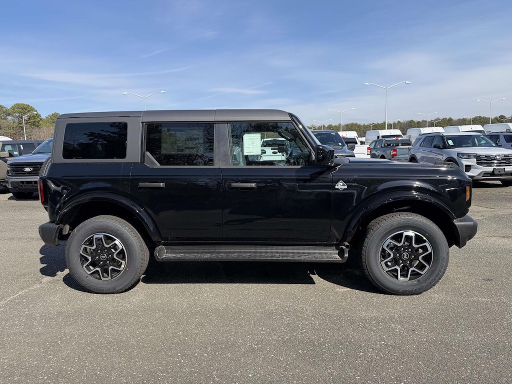 New 2026 Ford Bronco Outer Banks SUV