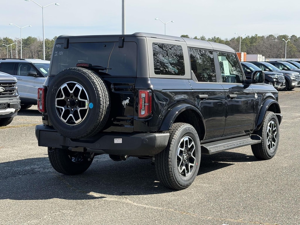 New 2026 Ford Bronco Outer Banks SUV