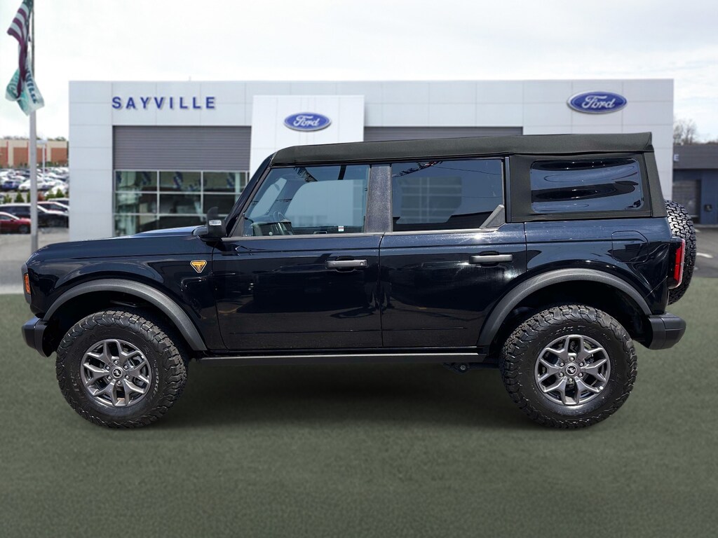 Used 2025 Ford Bronco Badlands SUV