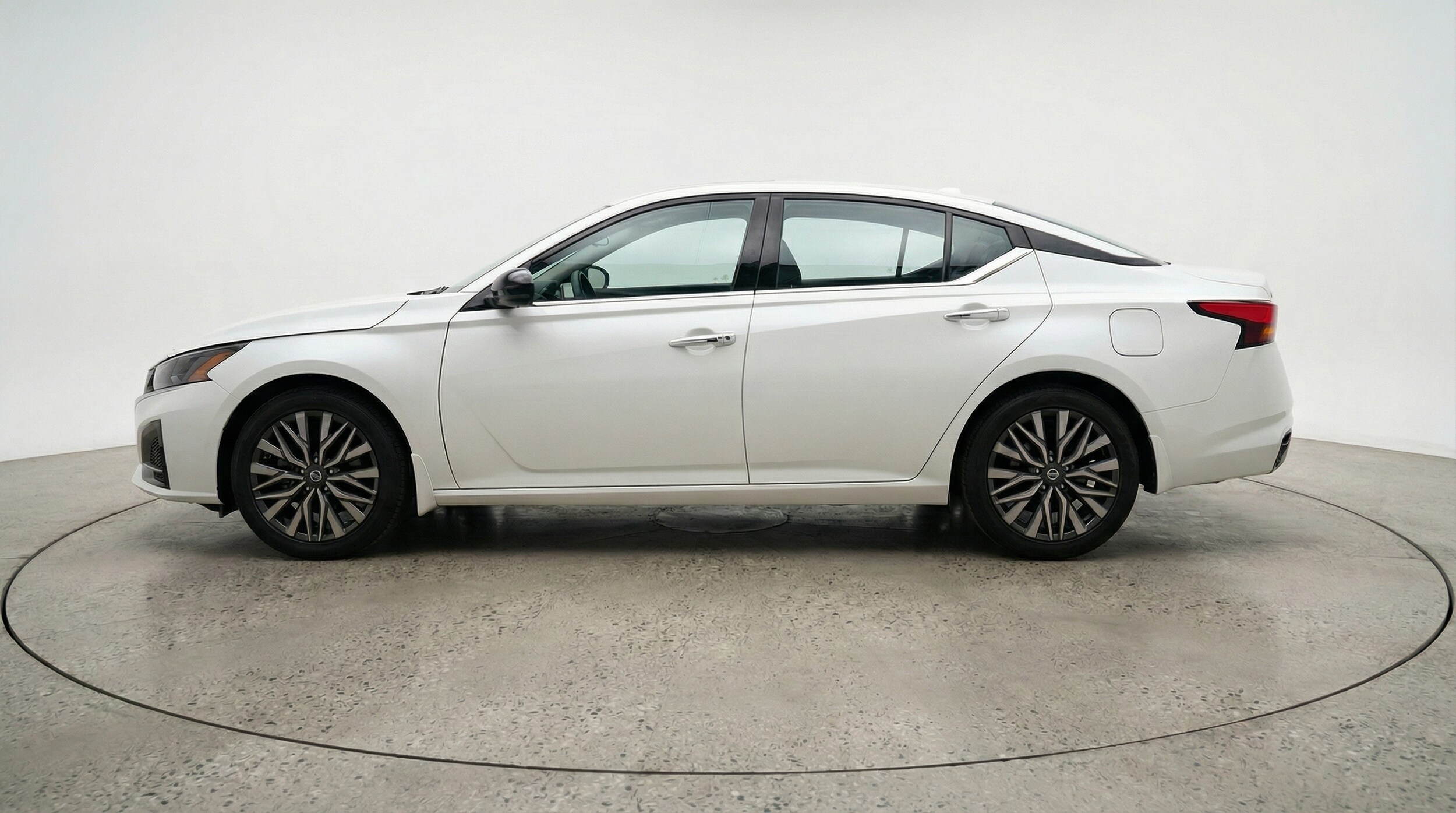 Thumbnail: 2025 Nissan Altima - 4