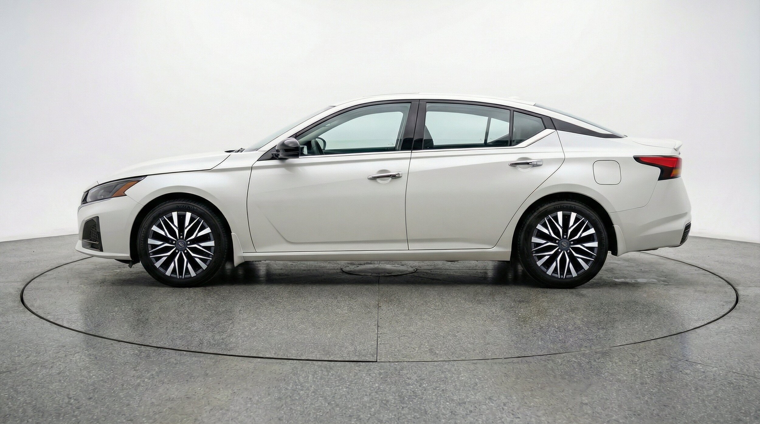 Thumbnail: 2025 Nissan Altima - 5
