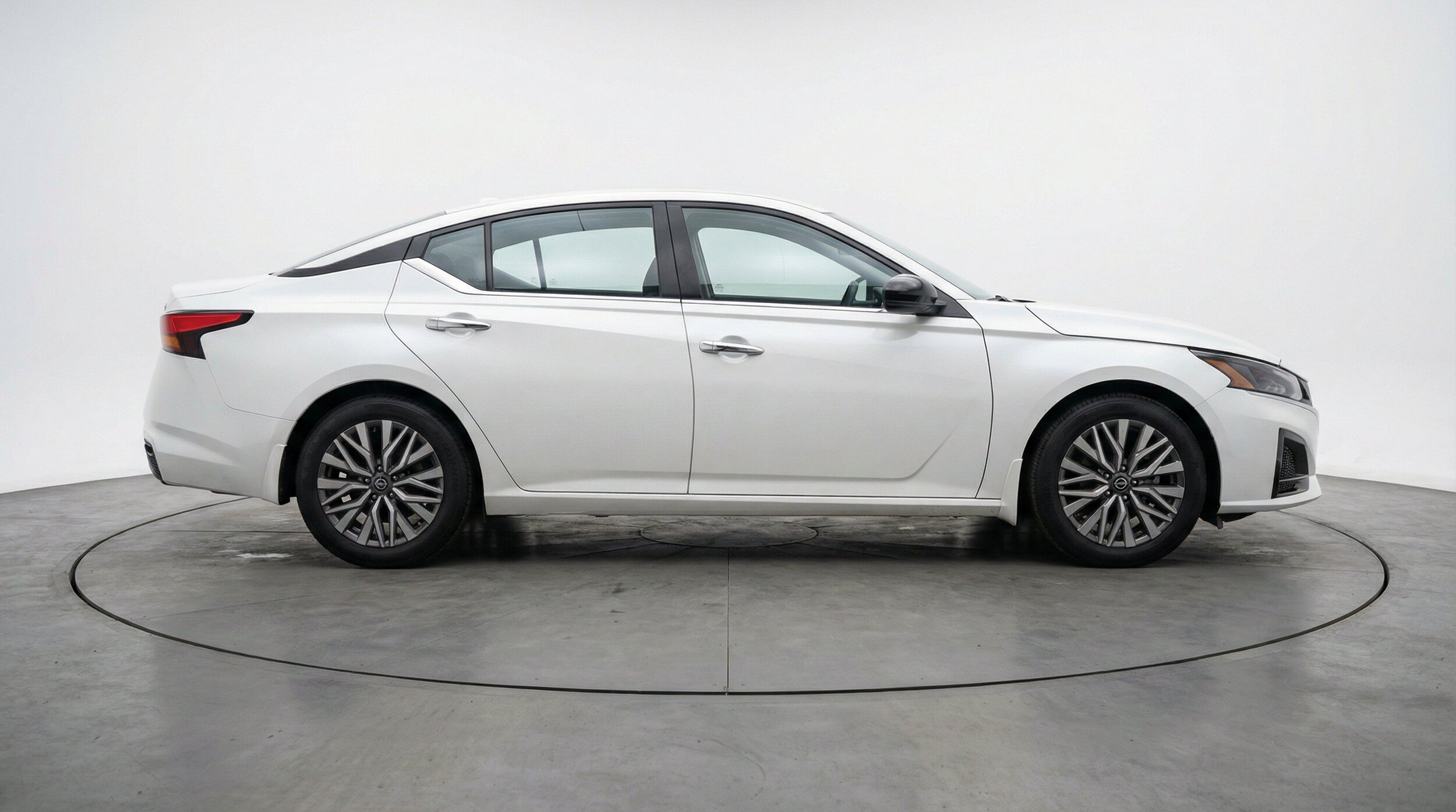 Thumbnail: 2025 Nissan Altima - 10