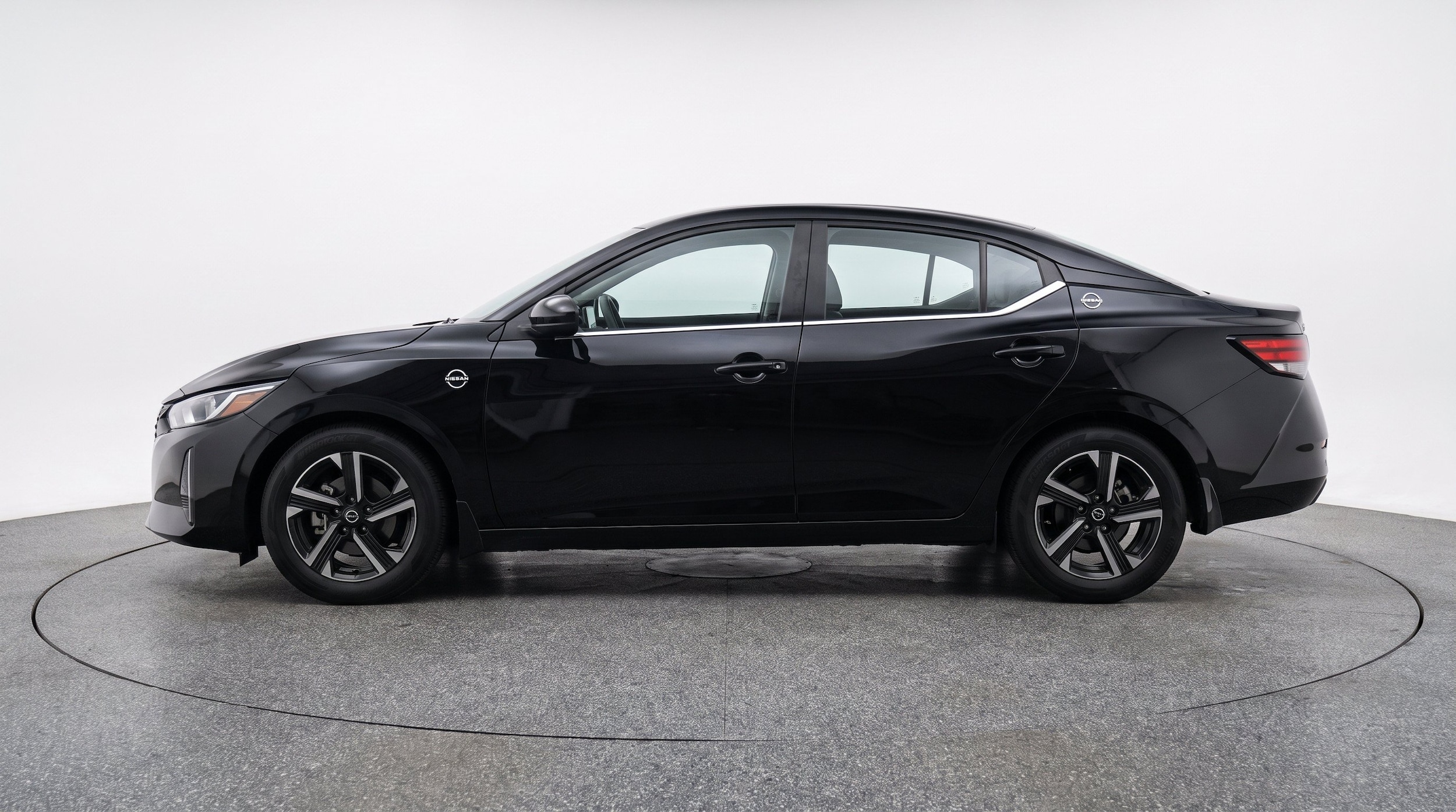 Thumbnail: 2025 Nissan Sentra - 5