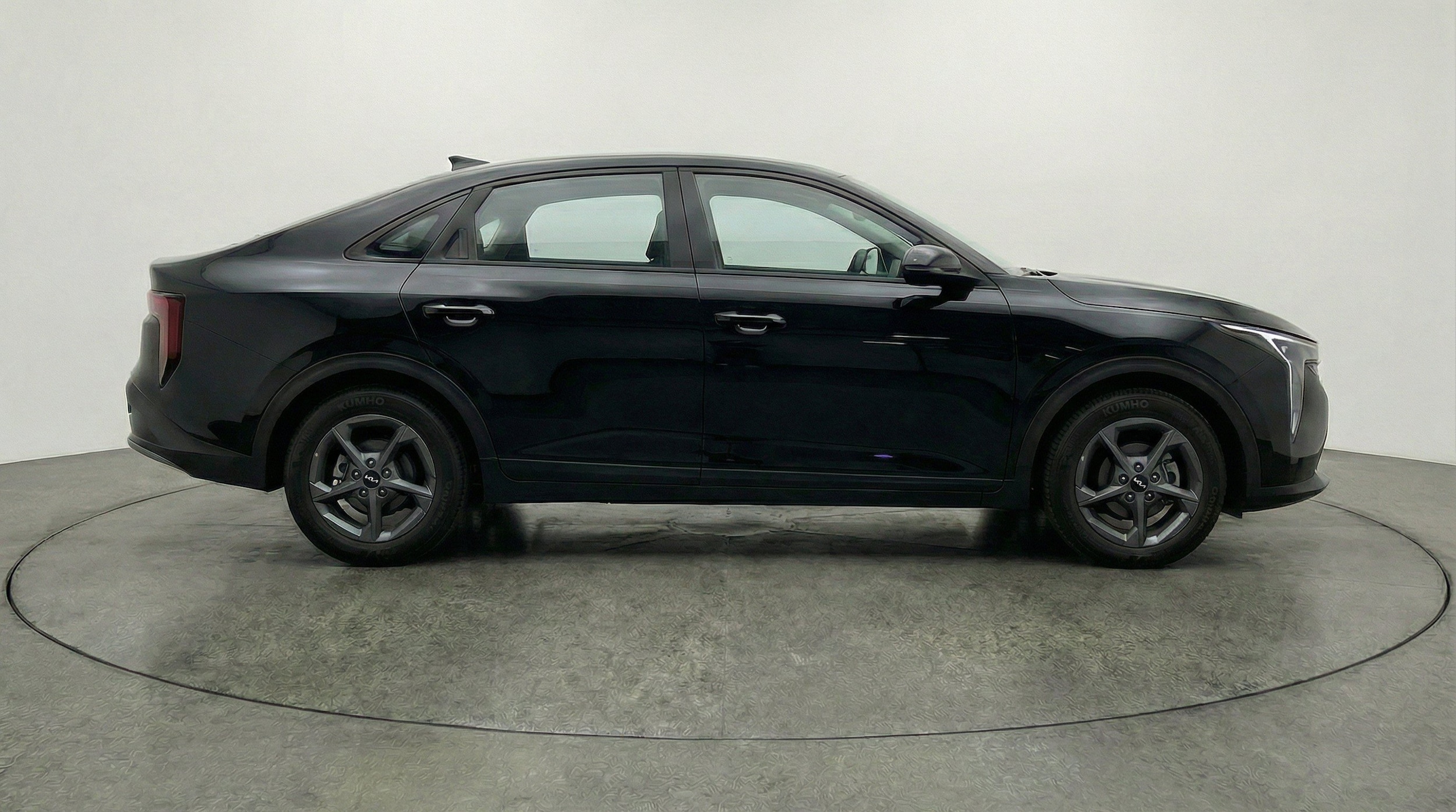 2025 Kia K4 LXS - Photo 9