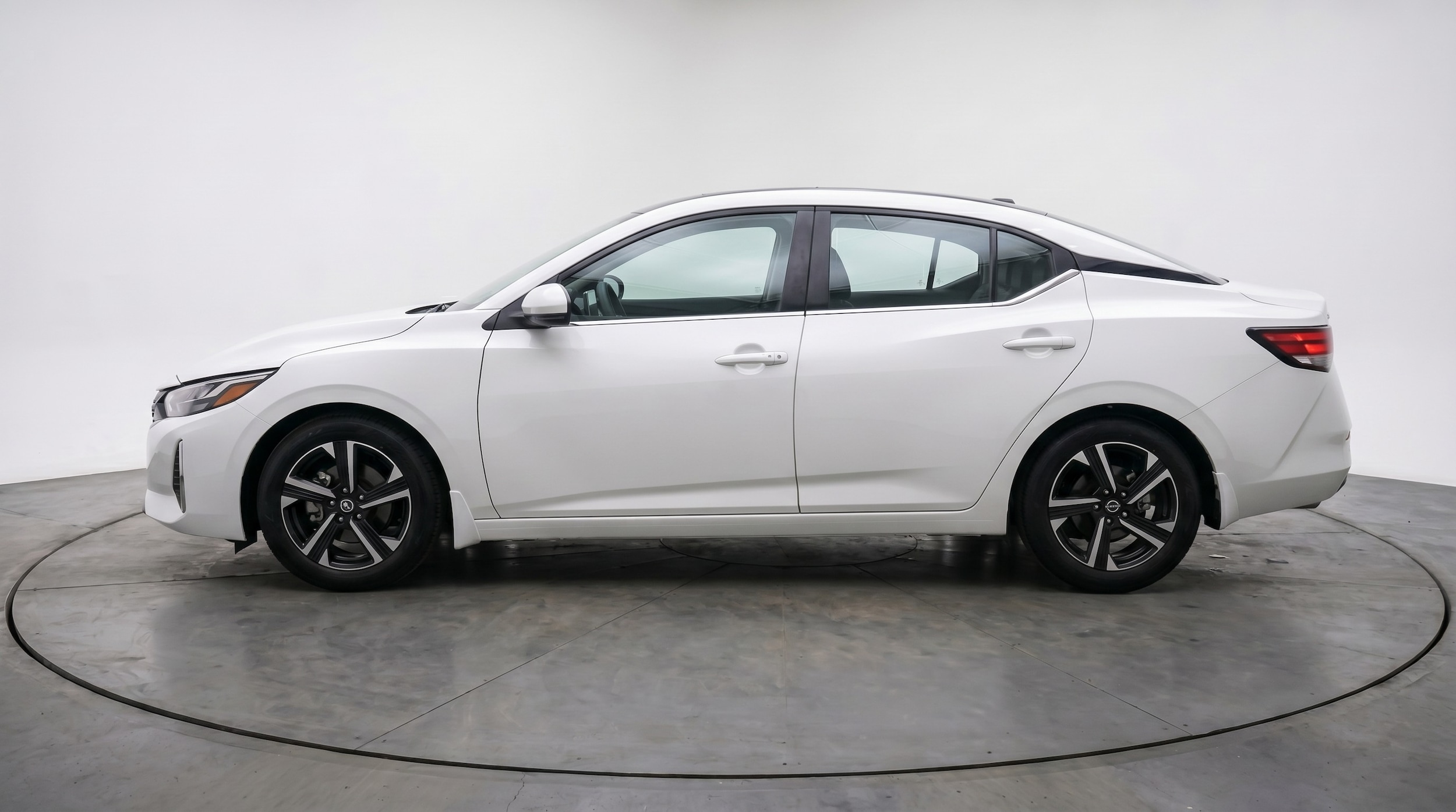 Thumbnail: 2025 Nissan Sentra - 4