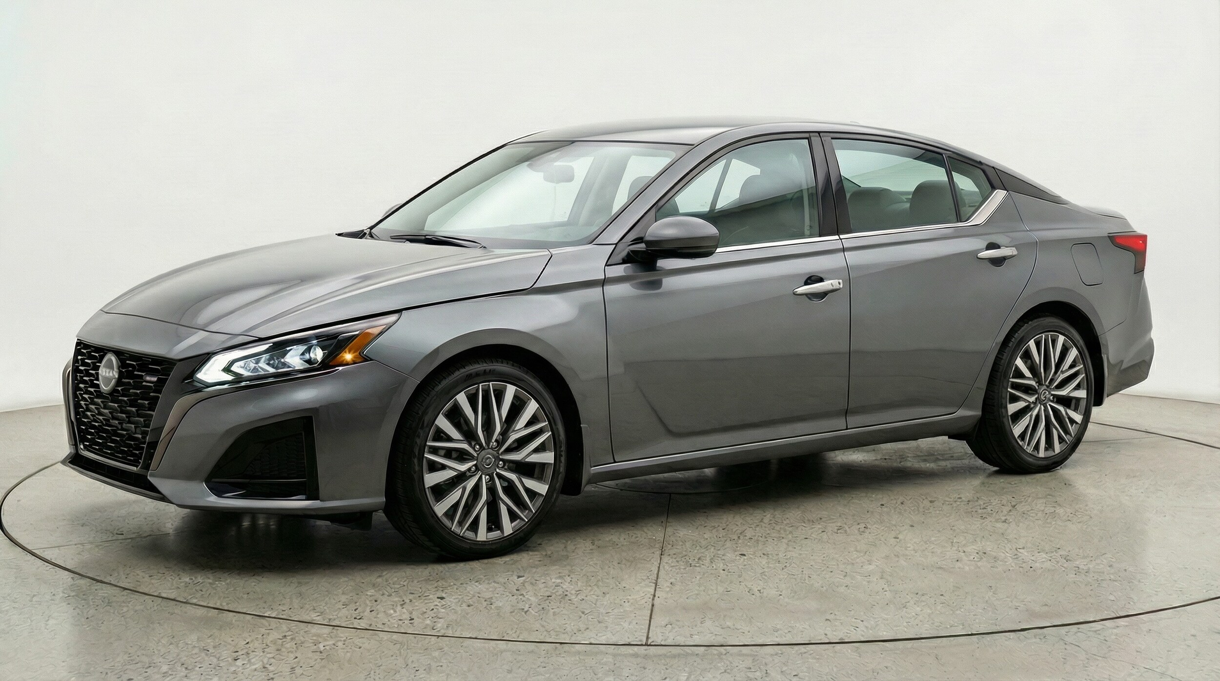 Thumbnail: 2025 Nissan Altima - 3