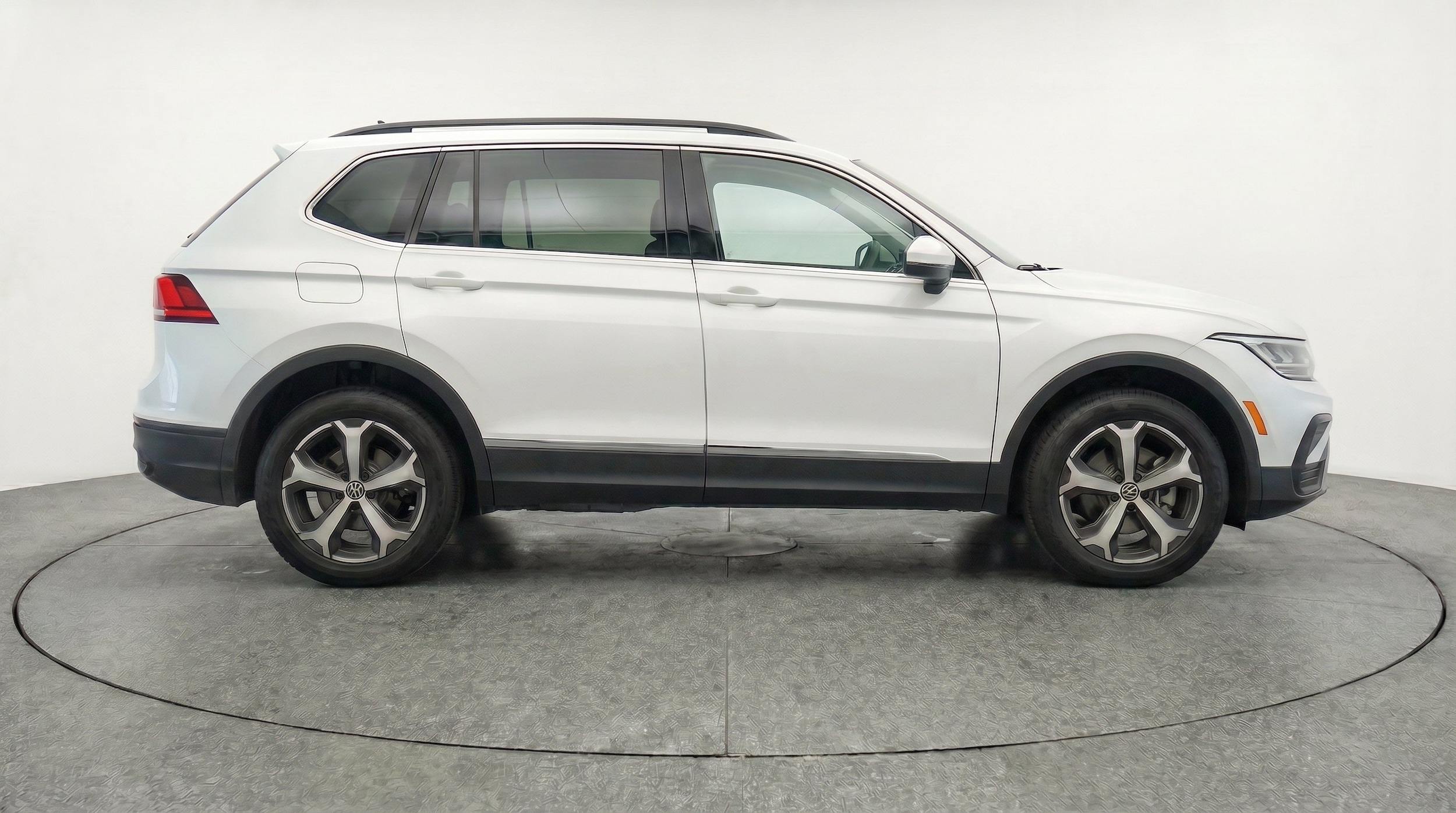 Thumbnail: 2026 Volkswagen Tiguan - 11
