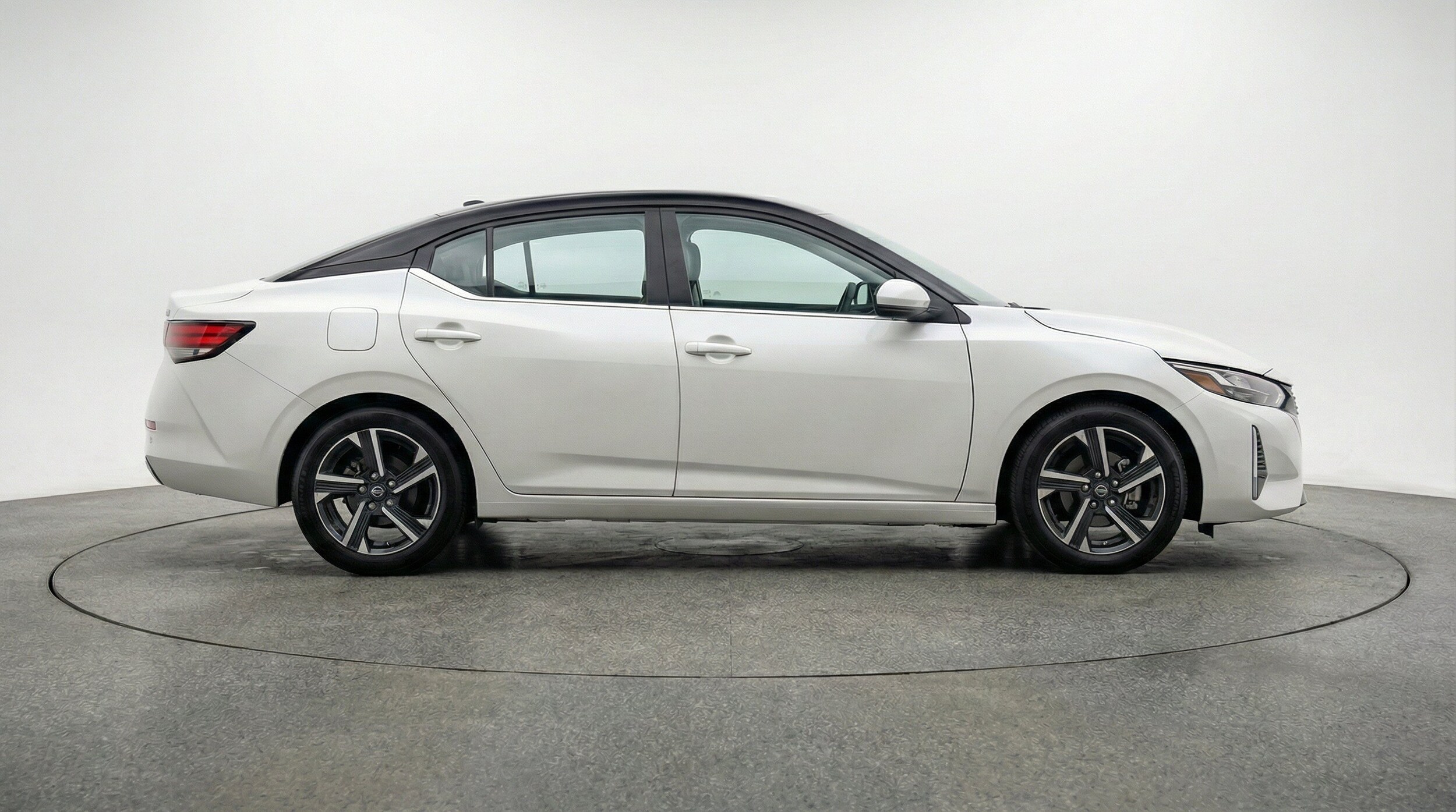 Thumbnail: 2025 Nissan Sentra - 11