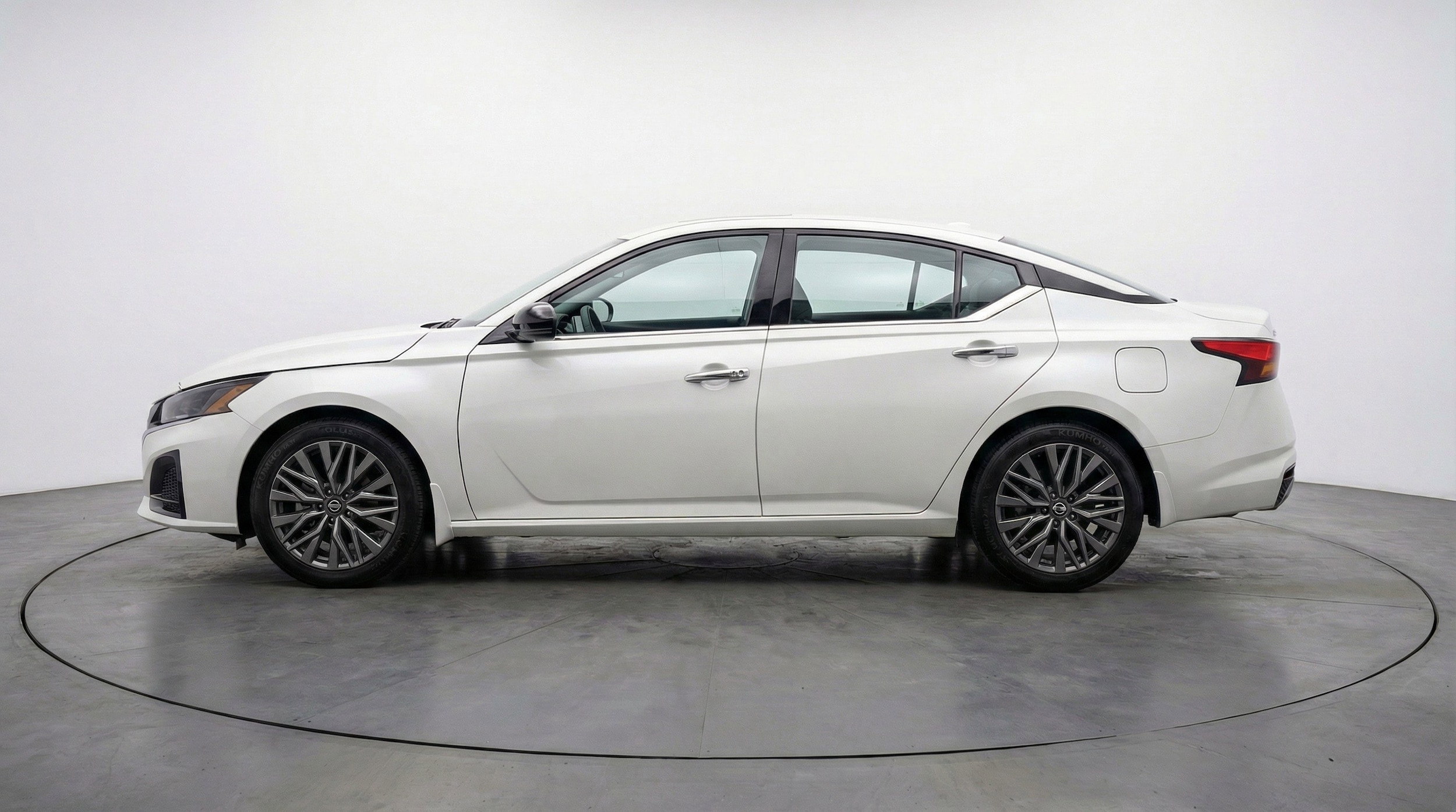Thumbnail: 2025 Nissan Altima - 5