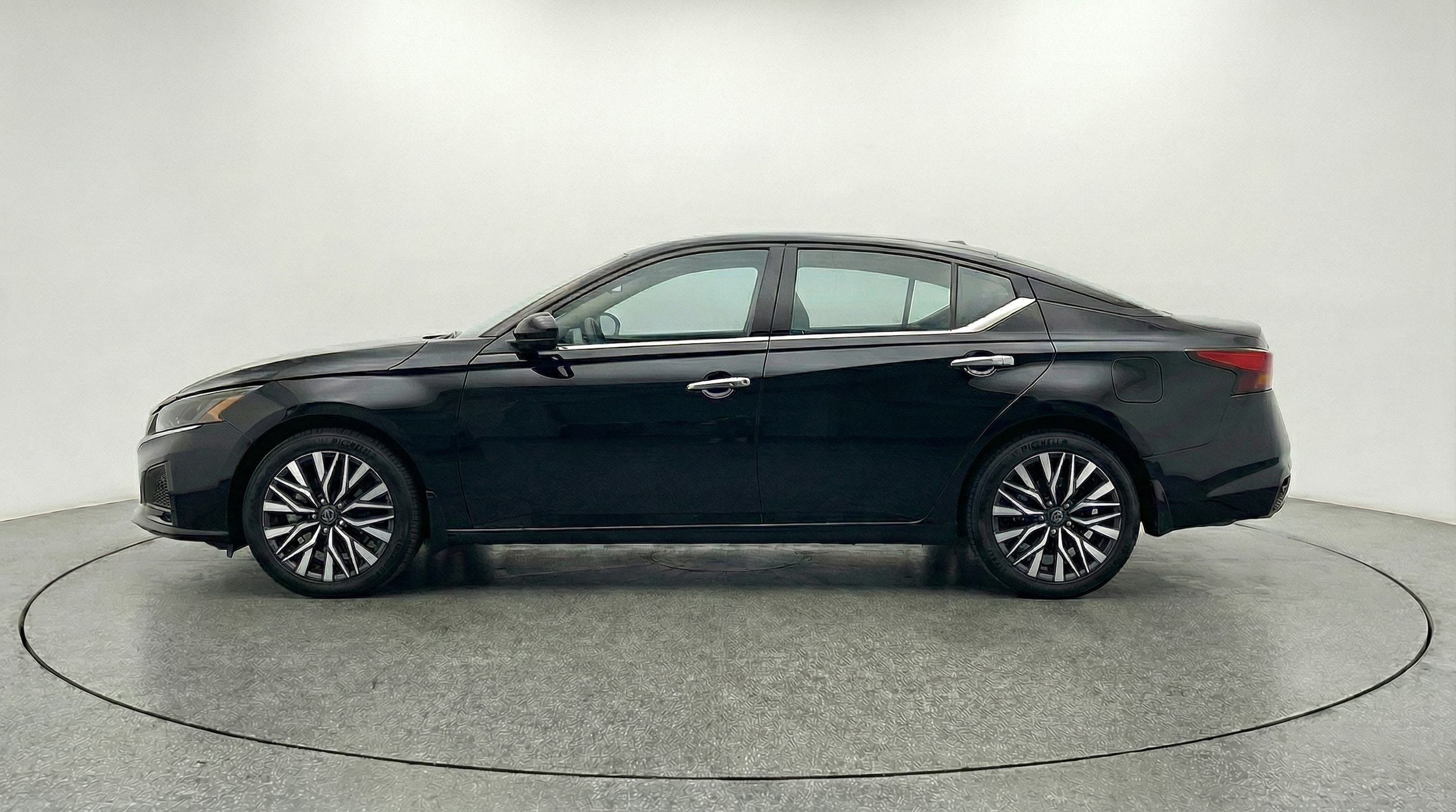 Thumbnail: 2025 Nissan Altima - 4