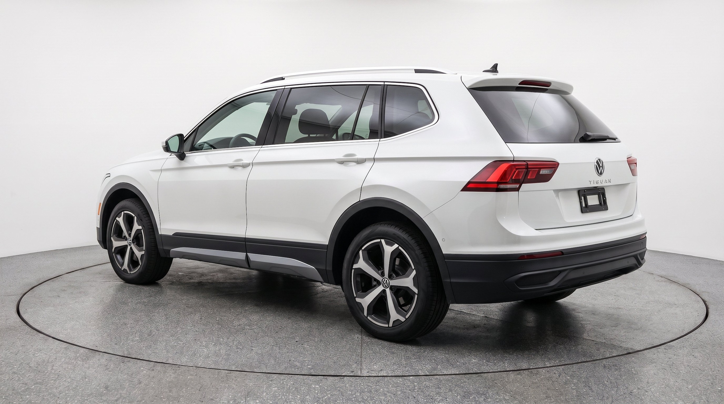 Thumbnail: 2026 Volkswagen Tiguan - 6