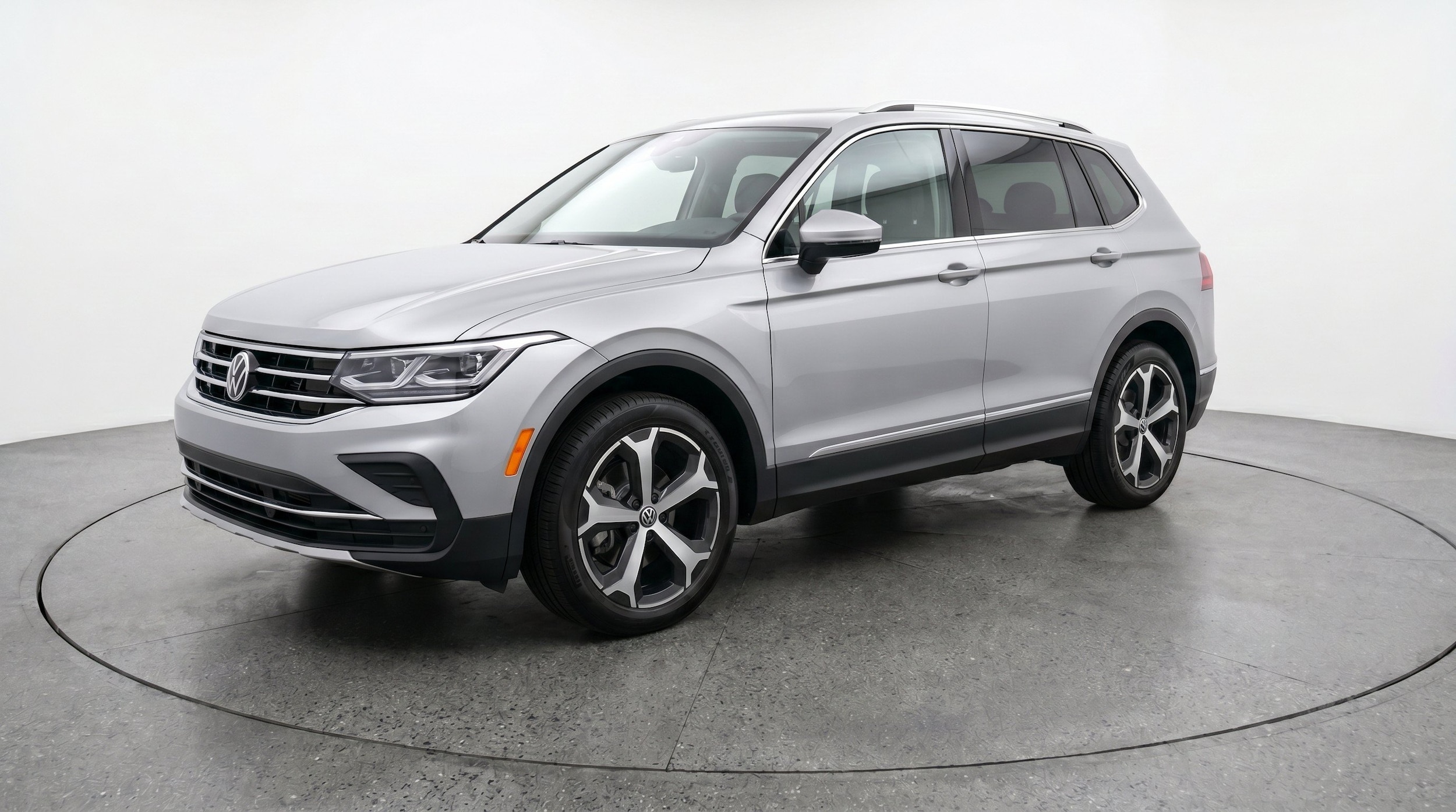 Thumbnail: 2026 Volkswagen Tiguan - 3