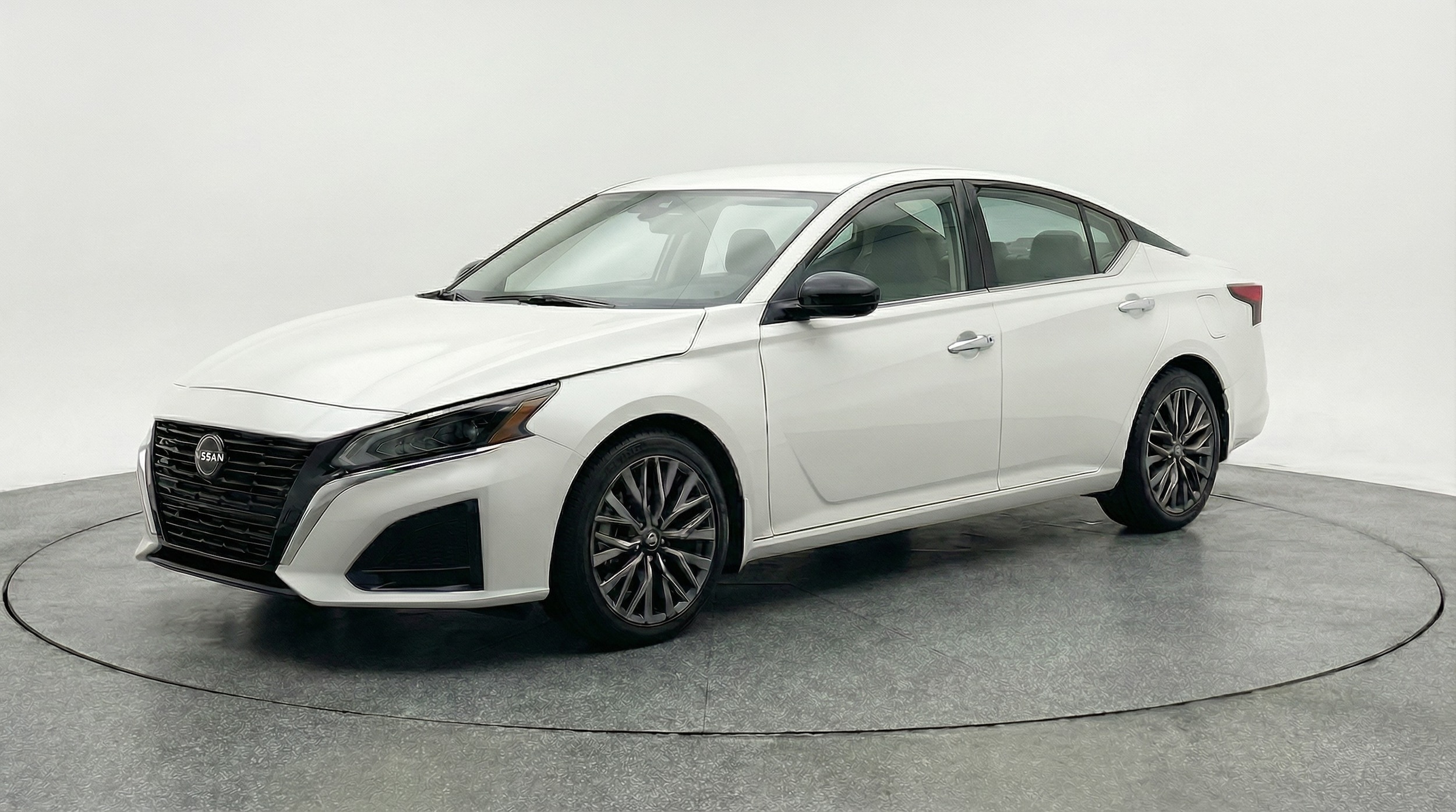 Thumbnail: 2025 Nissan Altima - 3