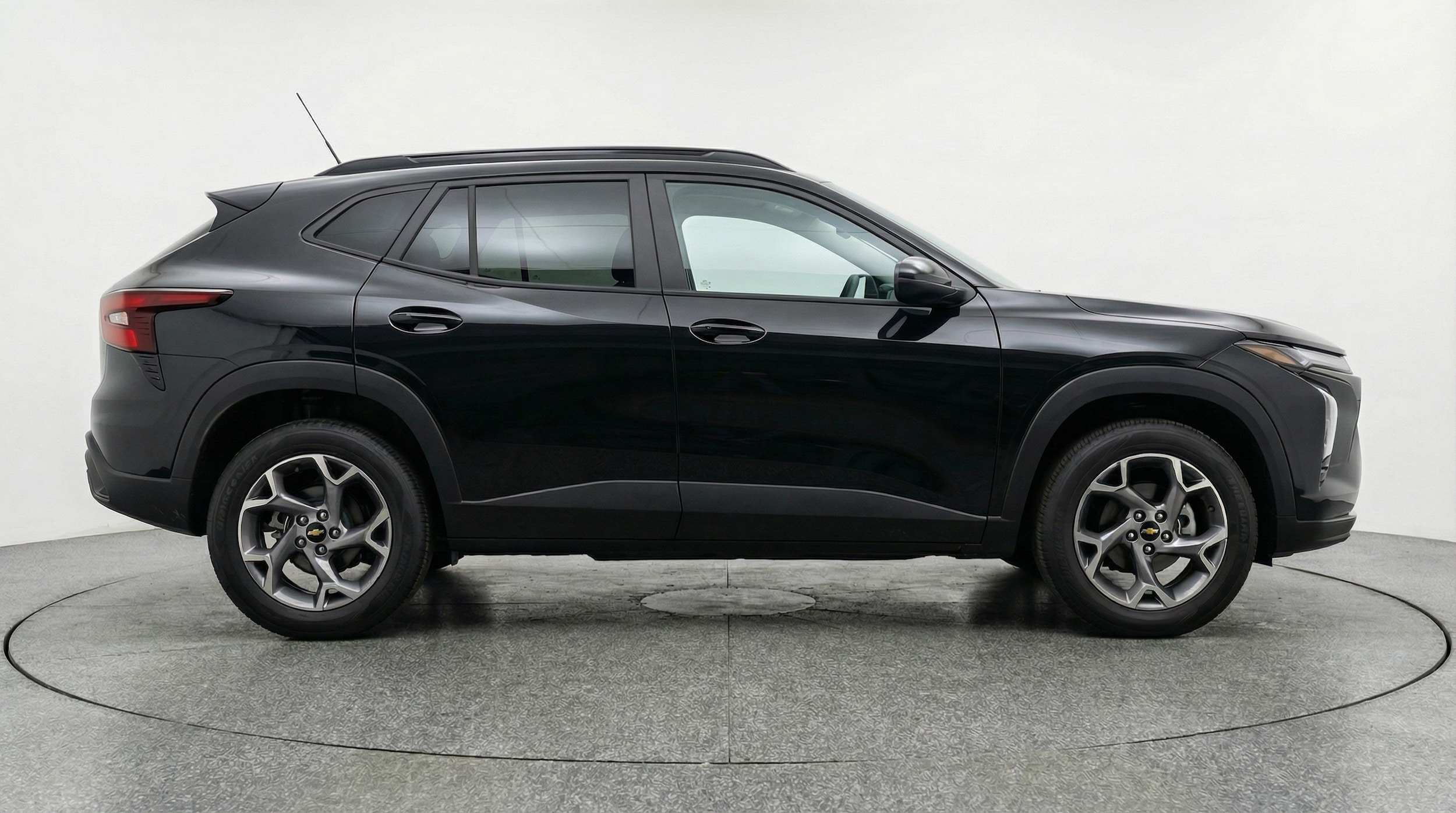 Thumbnail: 2025 Chevrolet Trax - 8