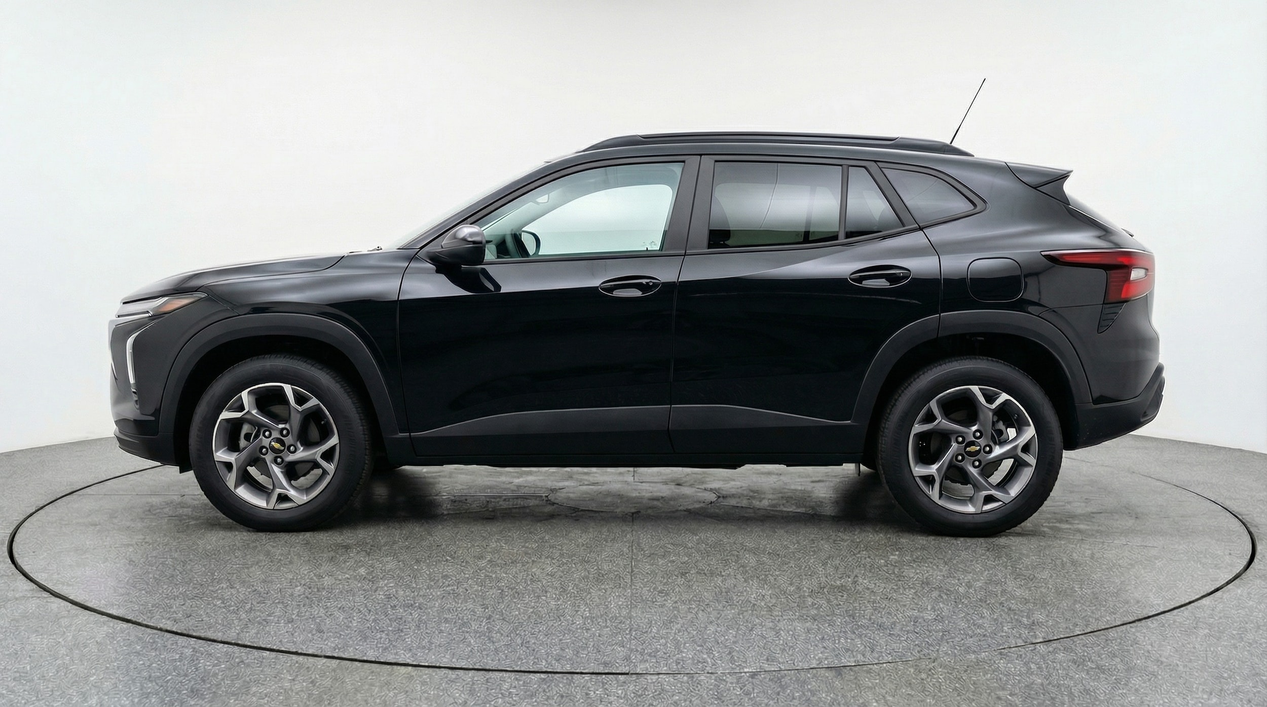 Thumbnail: 2025 Chevrolet Trax - 4