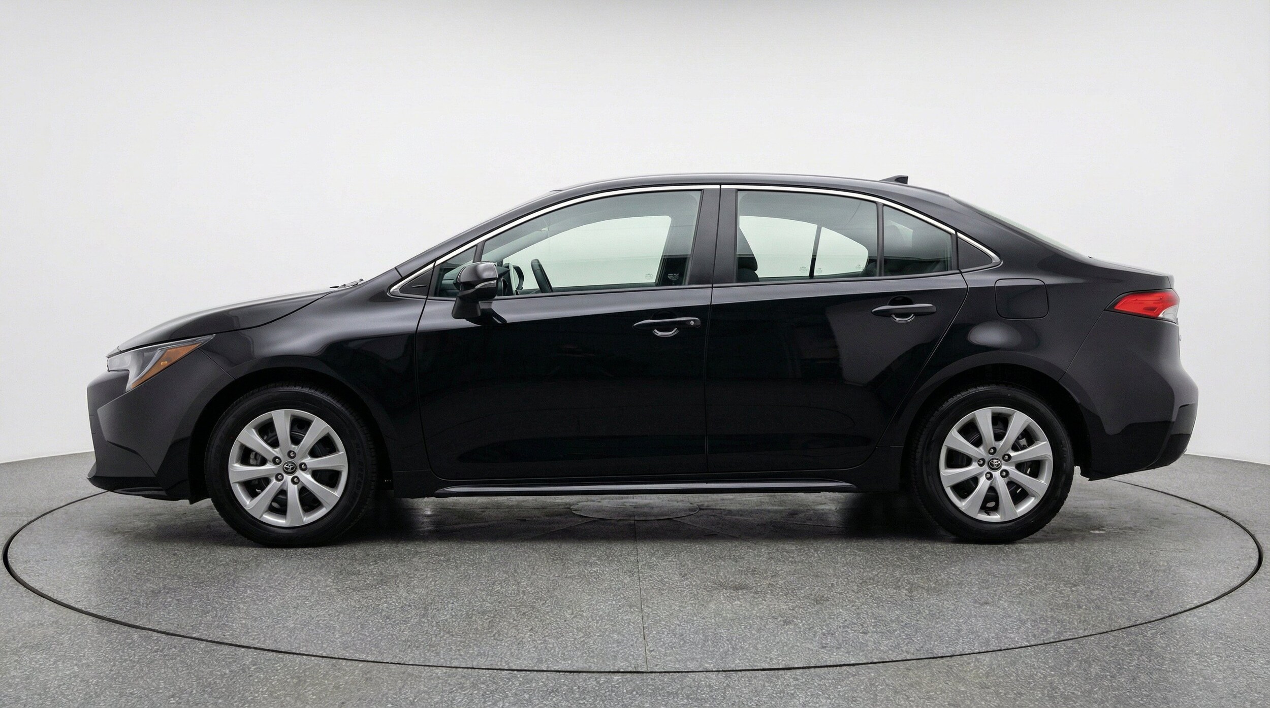 Thumbnail: 2025 Toyota Corolla - 5