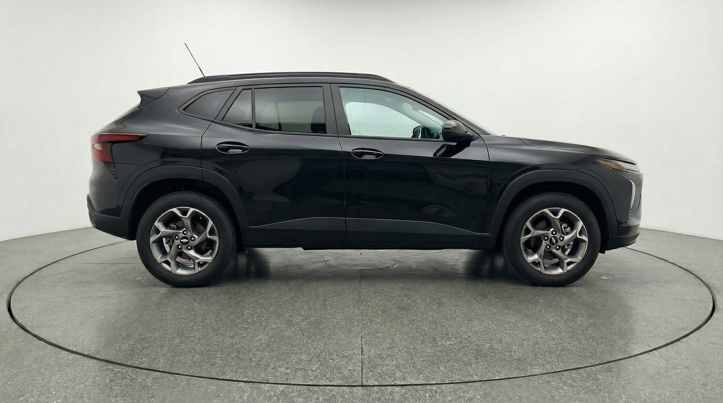 Thumbnail: 2025 Chevrolet Trax - 8