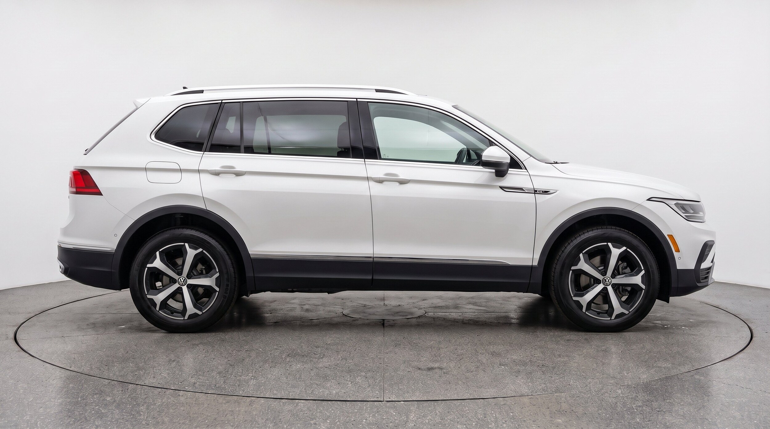 Thumbnail: 2026 Volkswagen Tiguan - 11