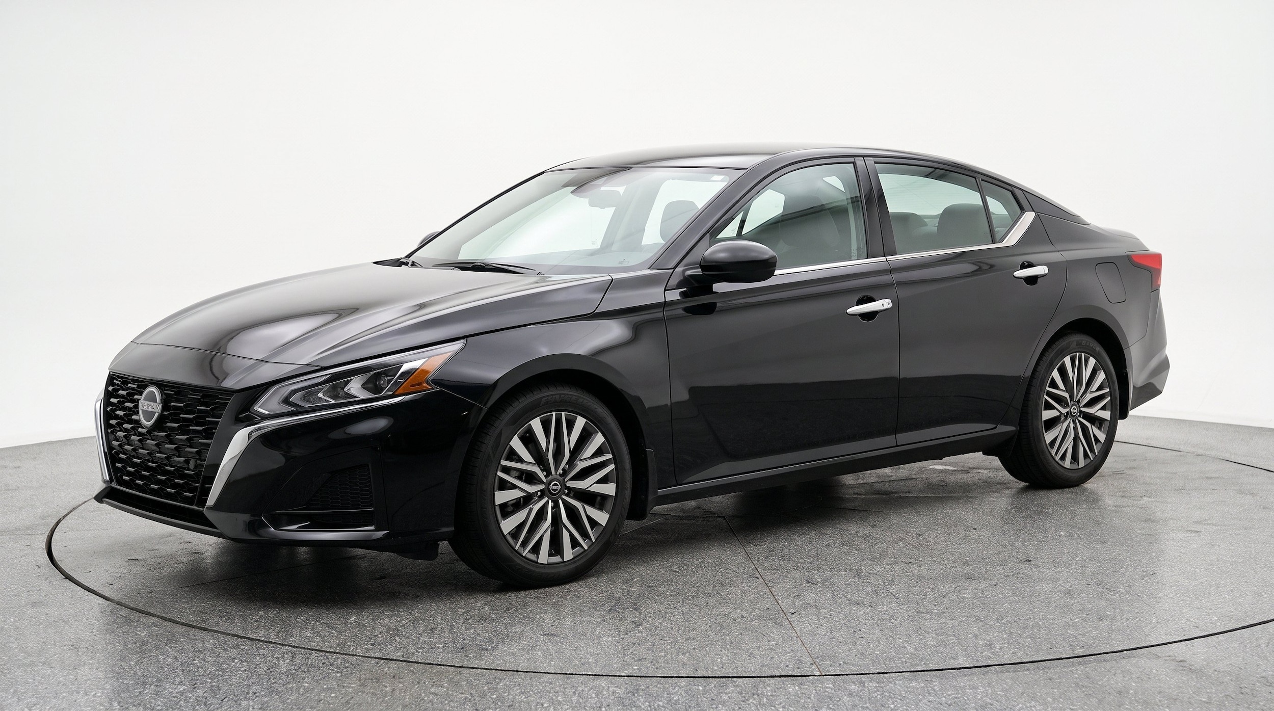 Thumbnail: 2025 Nissan Altima - 3