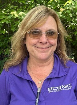 Staff member Terri Hardy from ID_89e717