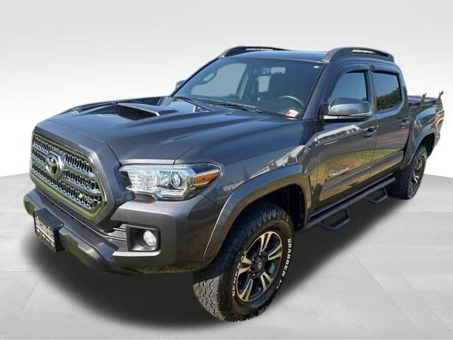 Used 2016 Toyota Tacoma TRD Sport with VIN 5TFCZ5AN9GX043358 for sale in Mount Airy, NC