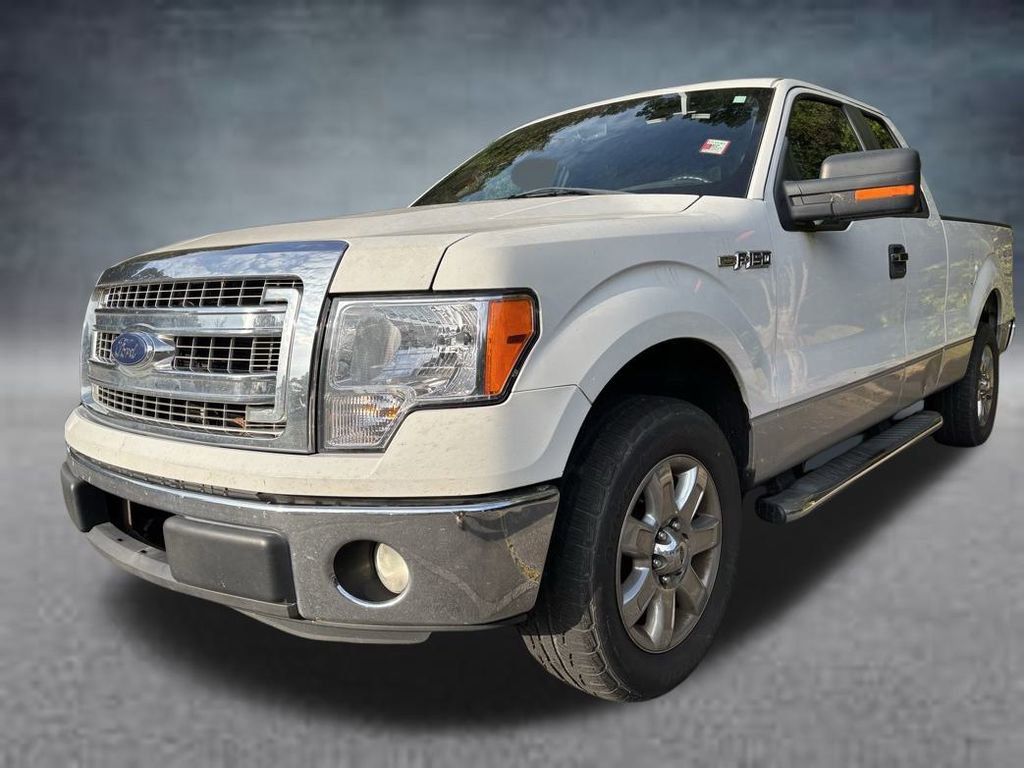 2013 Ford F-150 XLT photo 2