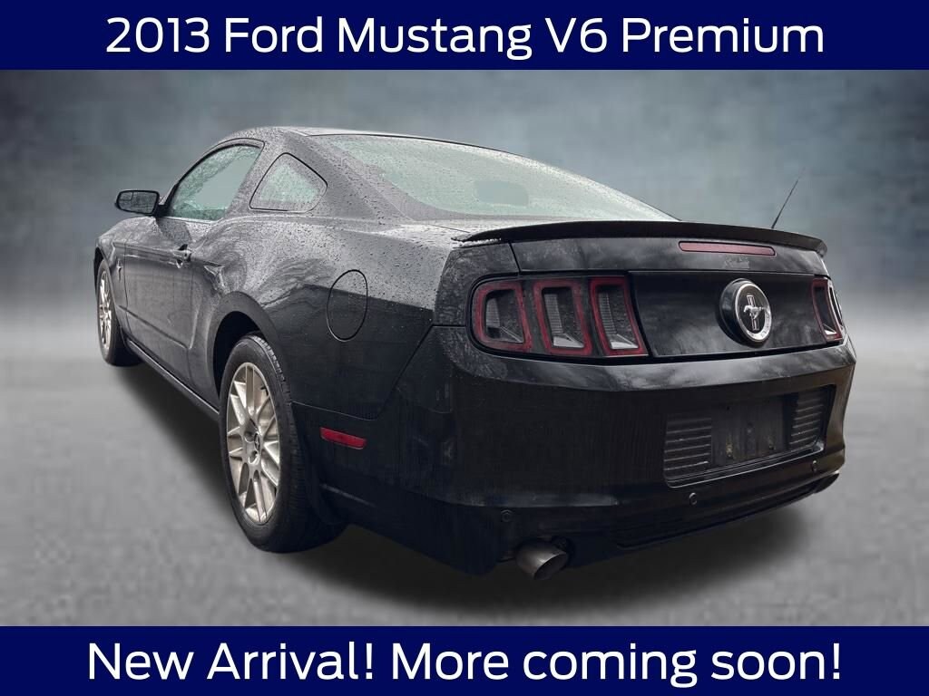 Used 2013 Ford Mustang V6 Coupe