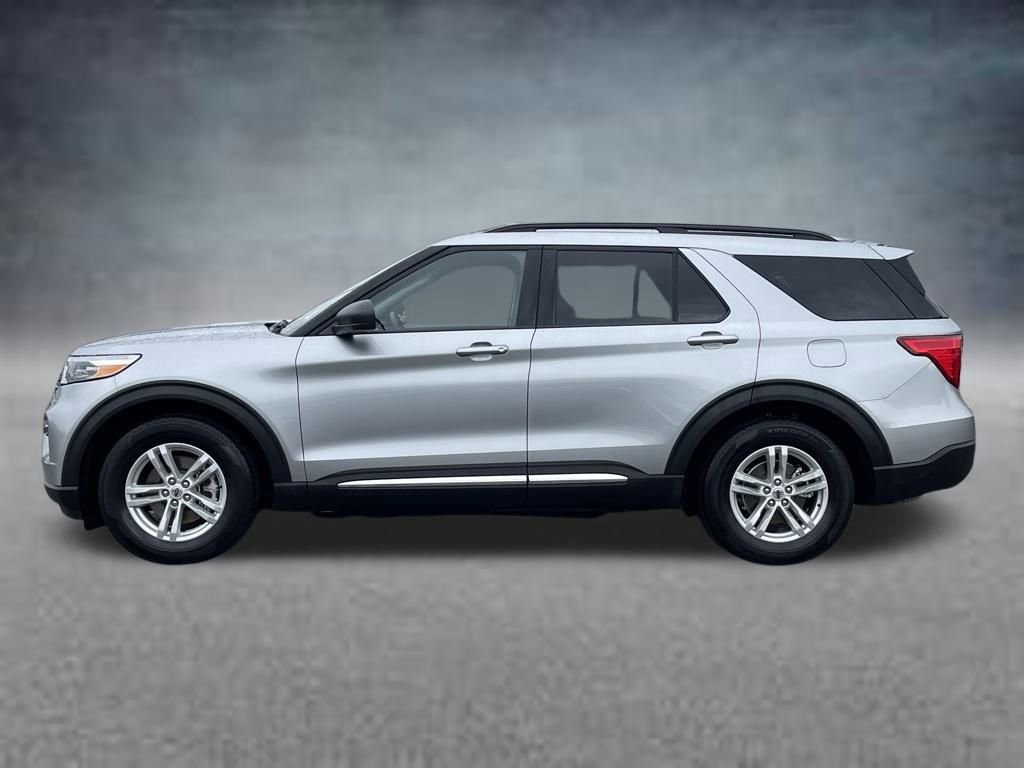 2024 Ford Explorer XLT photo 2