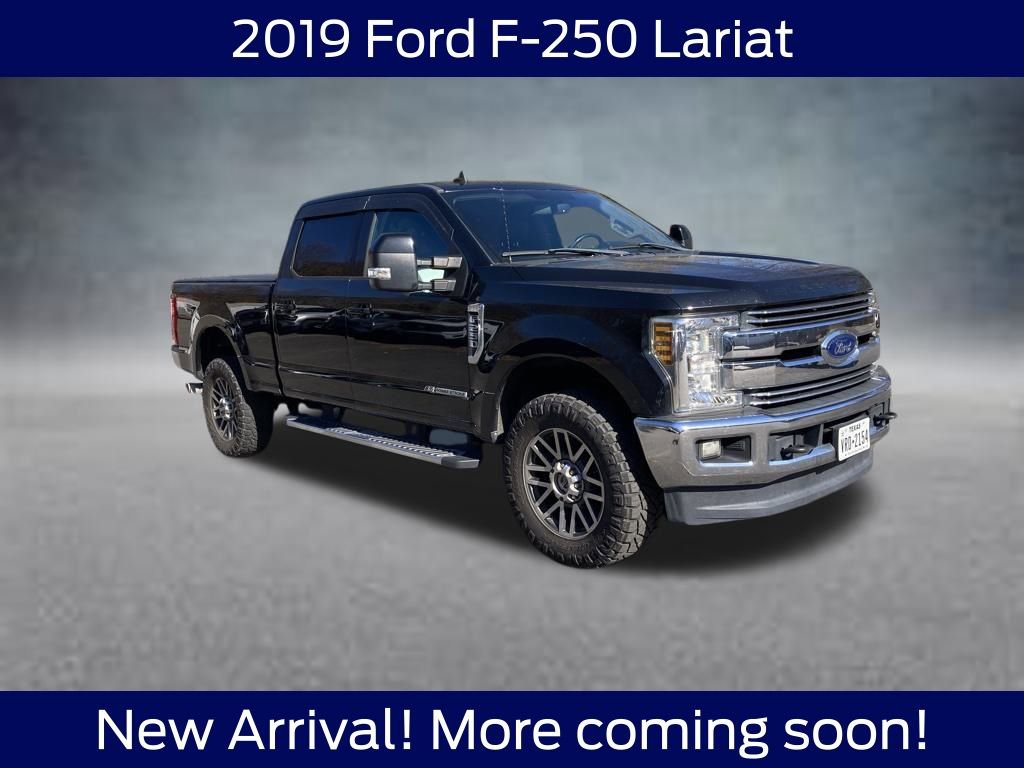 2019 Ford F-250 Lariat photo 2