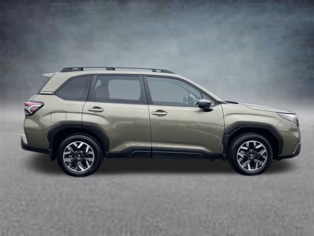 2025 Subaru Forester Premium photo 4