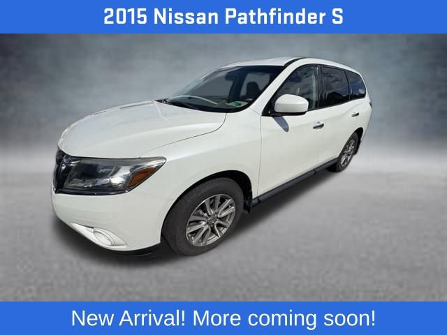 2015 Nissan Pathfinder S photo 2